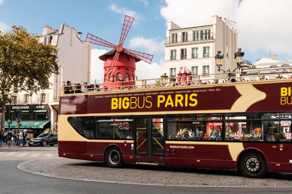 Köp Hop on Hop off buss biljett i Paris 